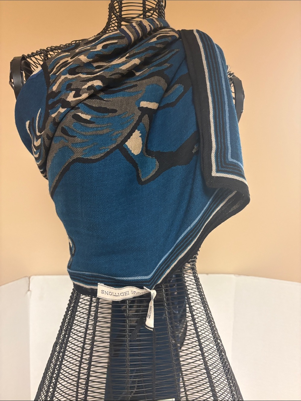 Inoui Editions | Square Western Bleu Scarf